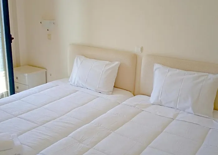 Gorgones, Sea-front, Great View Апарт-отель Кардамили