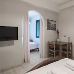 Gorgones, Sea-front, Great View Apart Otel 3*