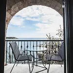 Gorgones, Sea-front, Great View 公寓式酒店 3*