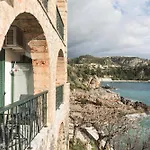 Apart Otel Gorgones, Sea-front, Great View 3*
