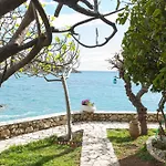 Gorgones, Sea-front, Great View