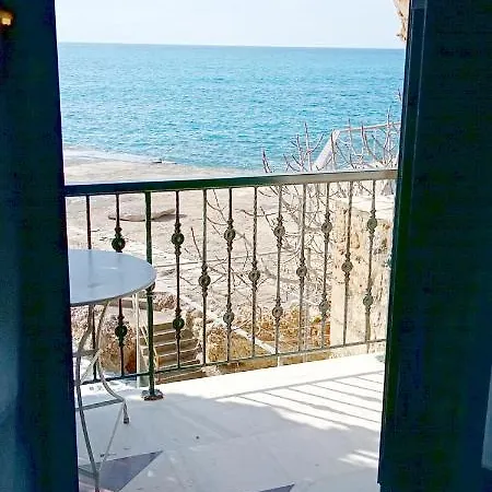 Gorgones, Sea-front, Great View Aparthotel