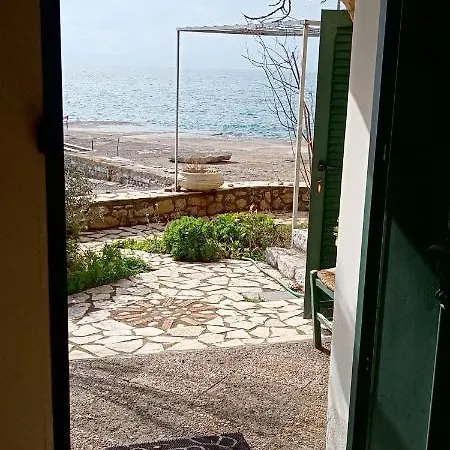 Gorgones, Sea-front, Great View Aparthotel Kardamyli