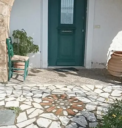 Gorgones, Sea-front, Great View 公寓式酒店