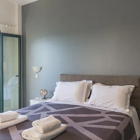 מלון דירות Gorgones, Sea-front, Great View 3*