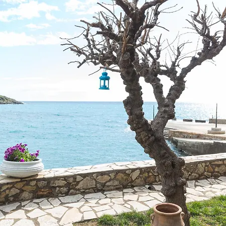 Gorgones, Sea-front, Great View Apart-hotel Kardamyli