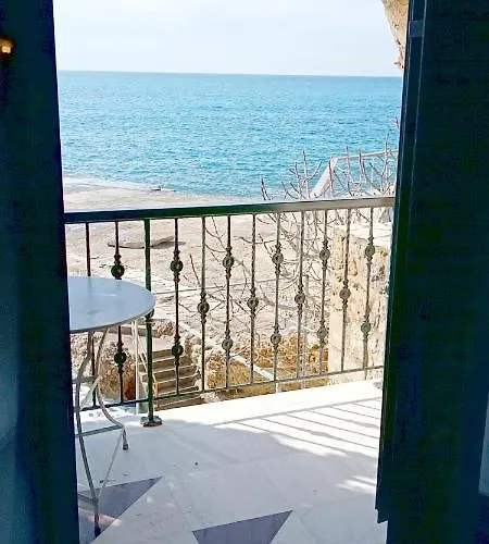 Gorgones, Sea-front, Great View Апарт-отель