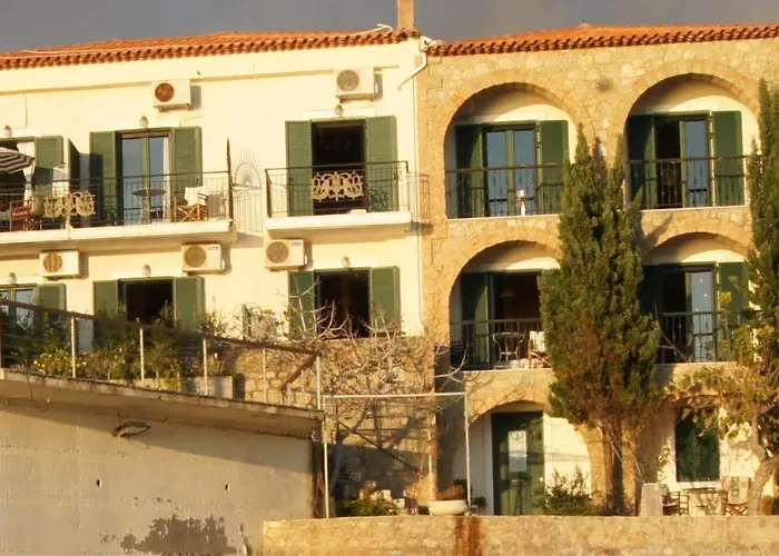 מלון דירות Gorgones, Sea-front, Great View 3*