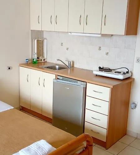 מלון דירות Gorgones, Sea-front, Great View 3*