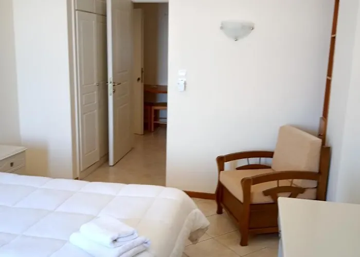 Gorgones, Sea-front, Great View מלון דירות 3*