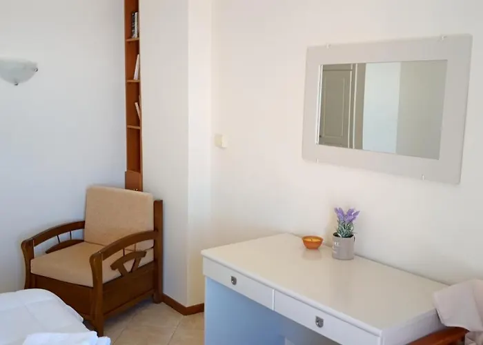Gorgones, Sea-front, Great View 3* קרדמילי