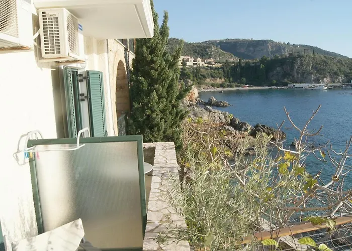 Gorgones, Sea-front, Great View Apart Otel