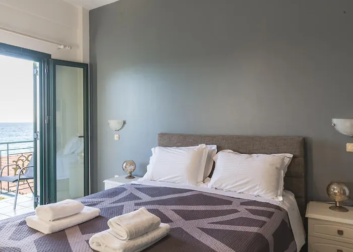 מלון דירות Gorgones, Sea-front, Great View 3*