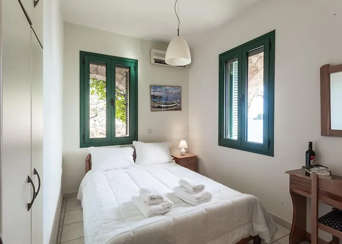 Апарт-отель Gorgones, Sea-front, Great View 3*