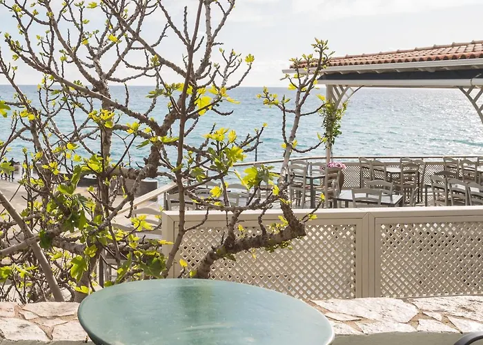 מלון דירות Gorgones, Sea-front, Great View 3*