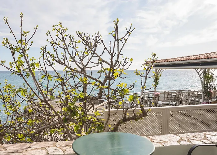 Gorgones, Sea-front, Great View Апарт-отель